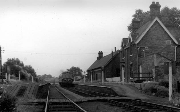 WWW number 176 DMU at station